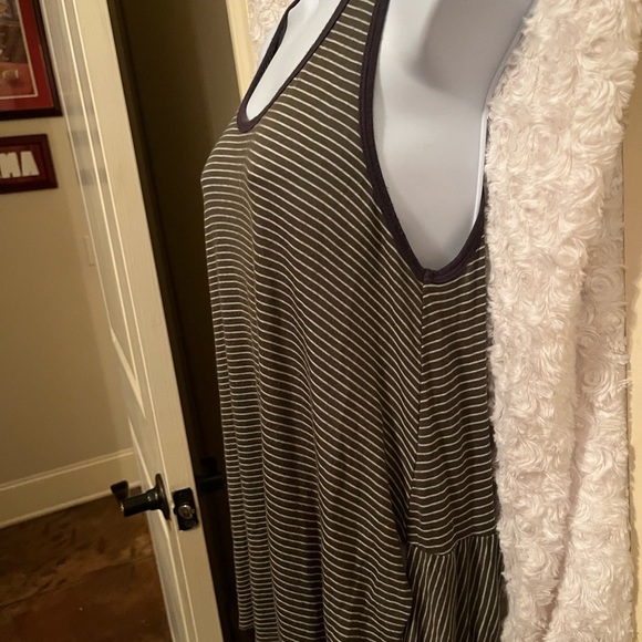 Hem & Thread Tank - Picture 3 of 8